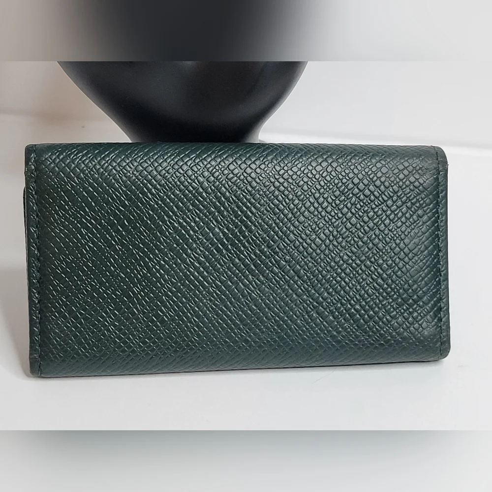 Authentic Louis Vuitton Taiga Leather Dk. Green Porte Cles Key Holder CA0996